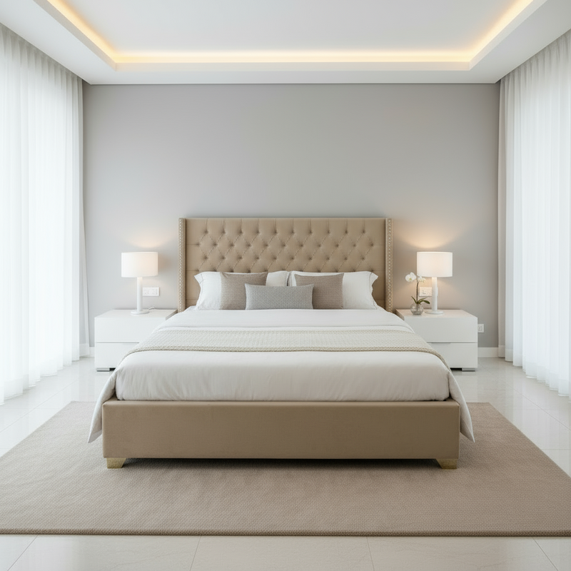 Letto Matrimoniale 160x200 in Velluto Beige Trapuntato con Borchie e Piedi Oro - Levante